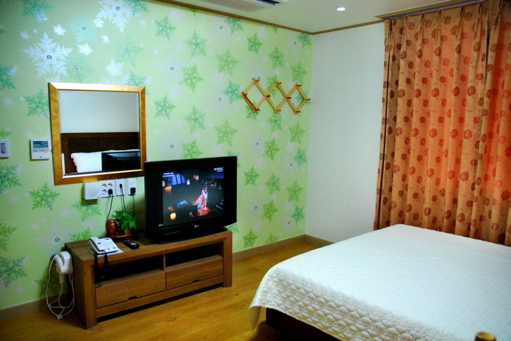סאוגוויפו Jungmun Resort Jeju מראה חיצוני תמונה